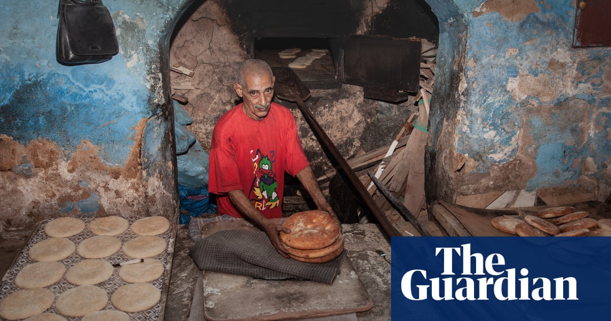 Front-row seats and alien art – readers' best photos - The Guardian