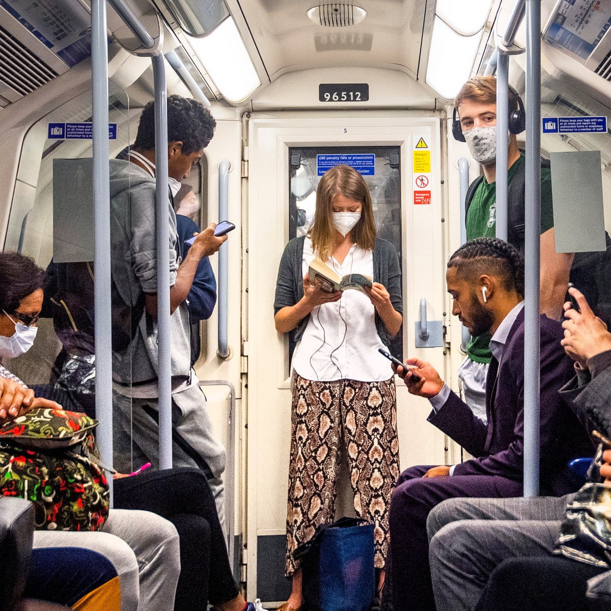 Covid Rush To Get Back To Offices Should Be Paused Says Top Uk Expert World News The Guardian