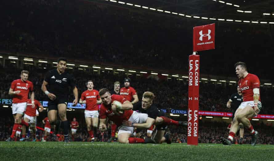 Wales’s Scott Williams scores his sides first try on New Zealand’s last visit to the Principality Stadium in 2017