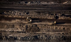 Trucks and machinery along routes within the Suncore Oil Sands site near to Fort McMurray in Northern Alberta.  
Bitumen  
Oil Sands  
Tar Sands  
Canada  
Photograph by David Levene  
22/4/15  
*** FIRST USE INTENDED FOR POTENTIAL EYEWITNESS IN CONJUNCTION WITH SUZY GOLDENBERG 'CARBON BOMB' INTERACTIVE PLANNED FOR MID-MAY 2015***