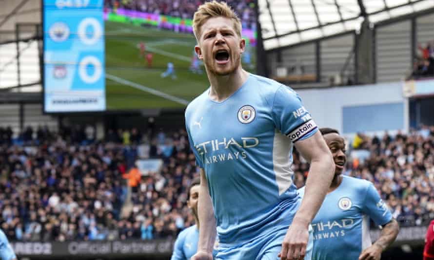 Kevin De Bruyne celebrates scoring the opening goal.