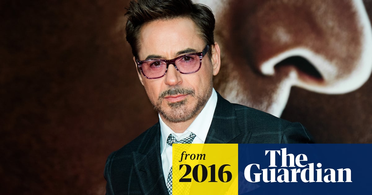 Robert Downey Jr Offers To Voice Mark Zuckerbergs Digital Assistant