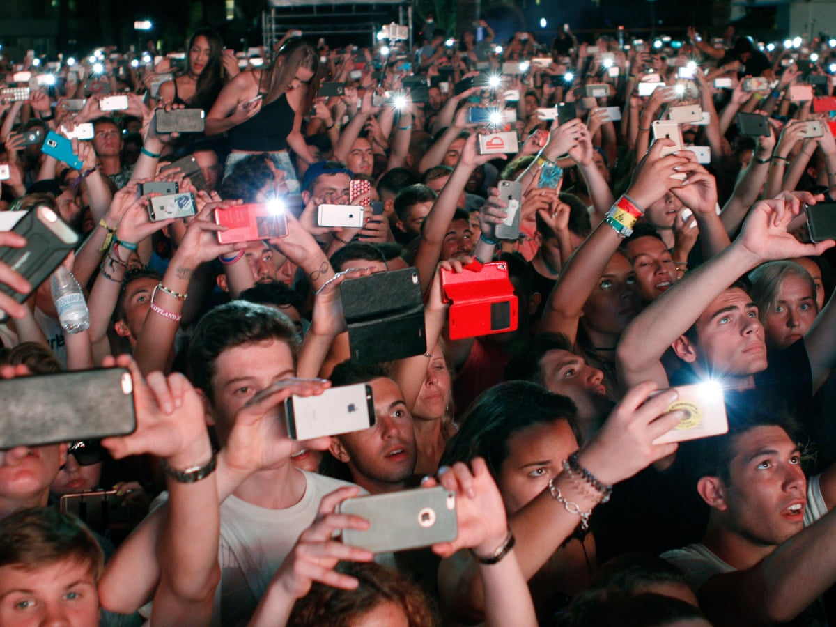 Concerts ruined by selfish people using their phones | Mobile phones | The Guardian