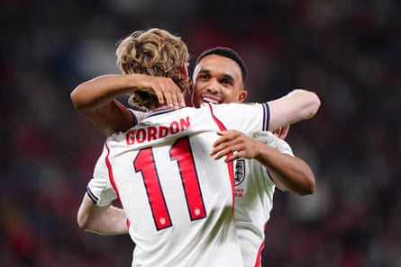 Anthony Gordon and Trent Alexander-Arnold after the first England goal against Czechia.