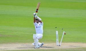 Naseem Shah is bowled by Jofra Archer and England need 277 to win.
