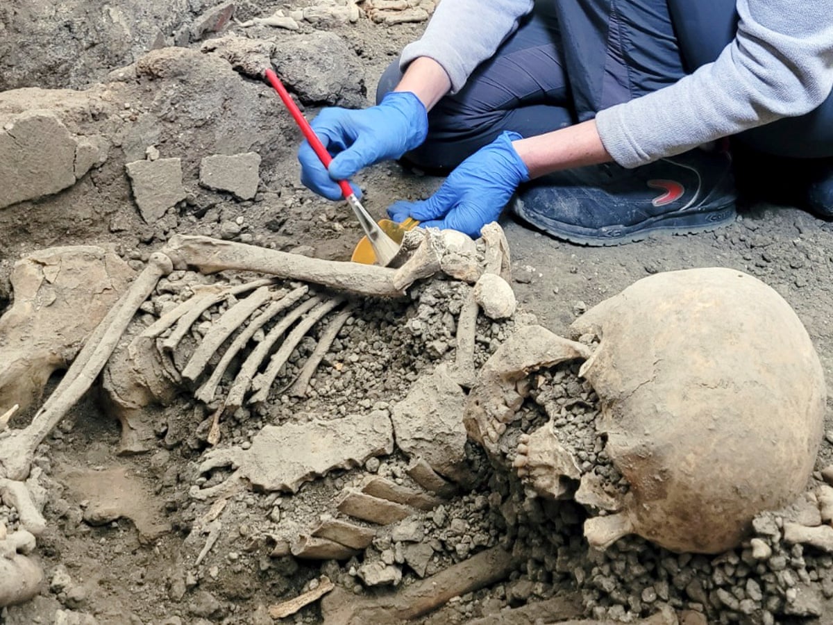 Pompeii dig finds skeletal remains dating back to Vesuvius earthquake | Italy | The Guardian