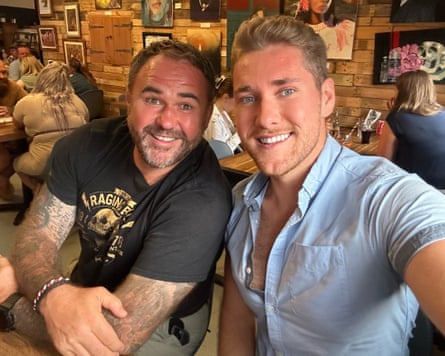 Selfie of Steele Quinnell and his father, Scott, in a bar