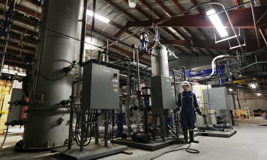 The Canadian firm Carbon Engineering's pilot plant pellet reactor and associated equipment.