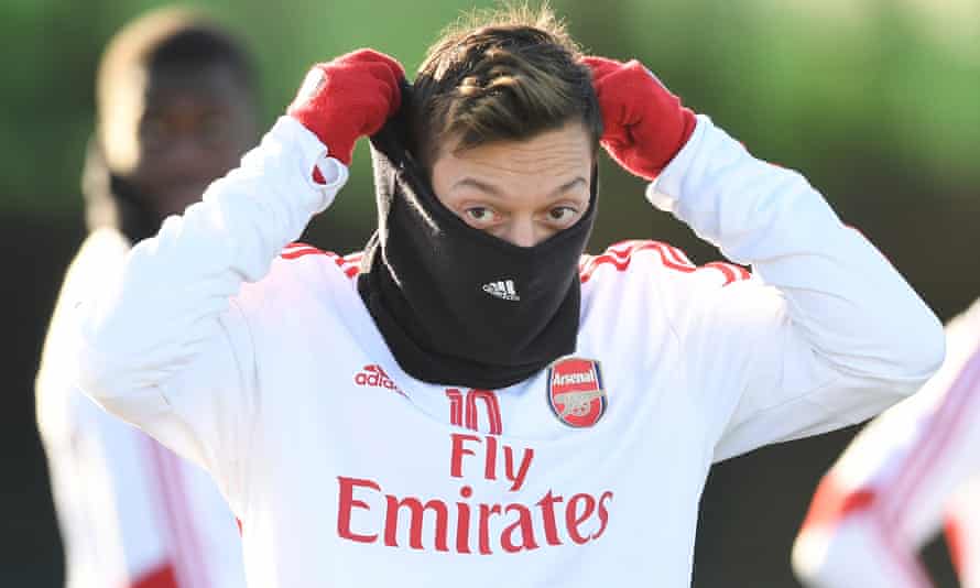 Can you blame sportspeople for staying quiet when they see Mesut Özil bravely raising his head above the parapet only to be shot down by his own club?
