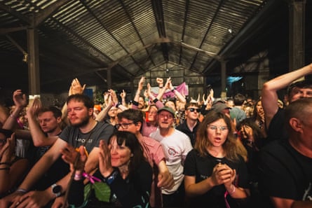 The crowd watching Sea Power at Krankenhaus festival.