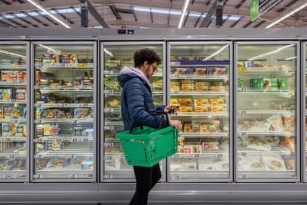 While different lifestyles allow for different rhythms, experts recommend more frequent, smaller grocery purchases rather than a few large ones.