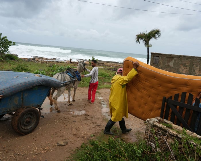 Hurricane Melissa makes landfall in Jamaica