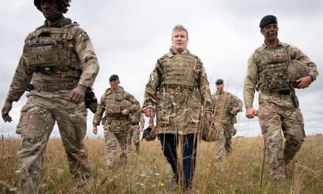 Keir Starmer with British soldiers