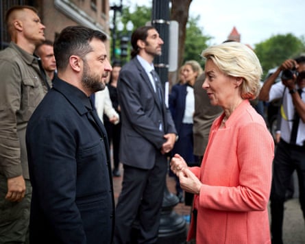 Ursula von der Leyen greets Volodymyr Zelenskyy