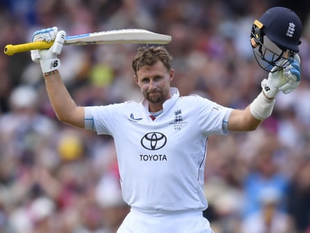 Joe Root celebrates reaching his period during time 2 of nan 5th Ashes Test.