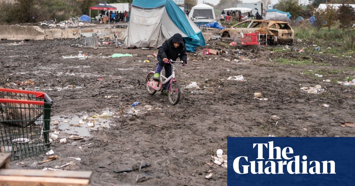 Children crossing Channel from France exposed to teargas, report says