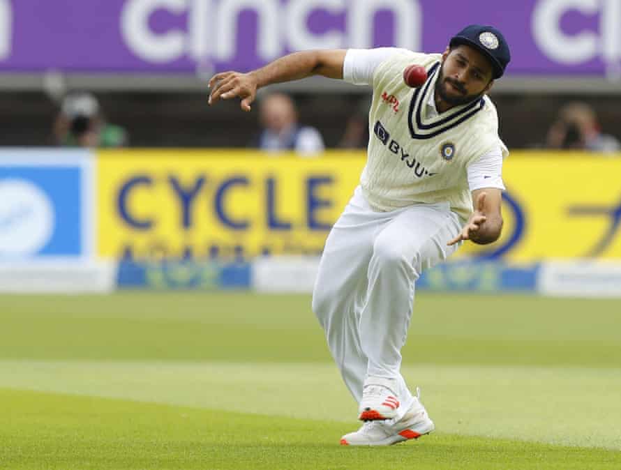 Shardul Thakur drops Ben Stokes. He could have caught that in his pocket.