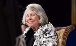 Celebrities ahve paid tribute to Liz Smith, the ‘smart and funny’ gossip writer whose career spanned decades.