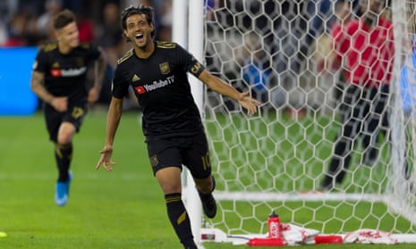 LAFC's Carlos Vela throws out first pitch at LA Dodgers game