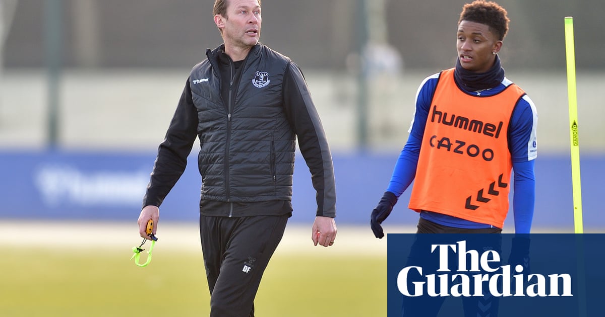 Duncan Ferguson steps up to plate at Everton with Ancelotti’s backing