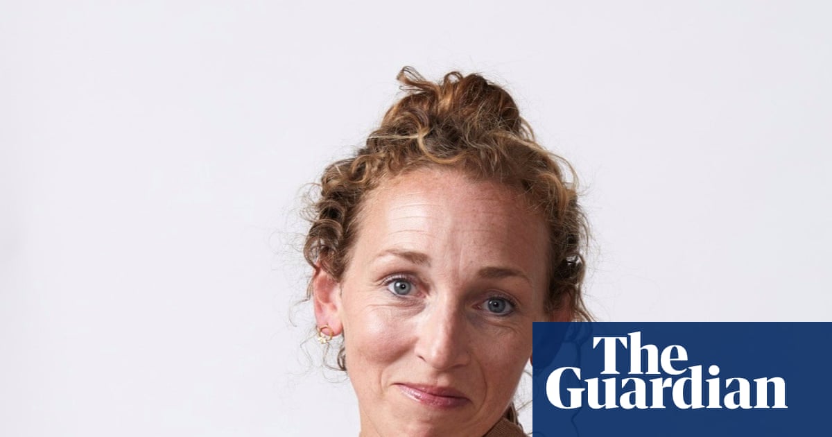 The Correspondent by Virginia Evans review – immensely enjoyable return of the epistolary novel