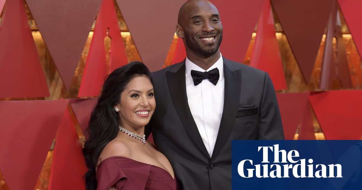 Kobe Bryants widow Vanessa sues LA county sheriff over leaked crash photos