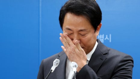 Seoul mayor makes tearful apology over Halloween crush – video