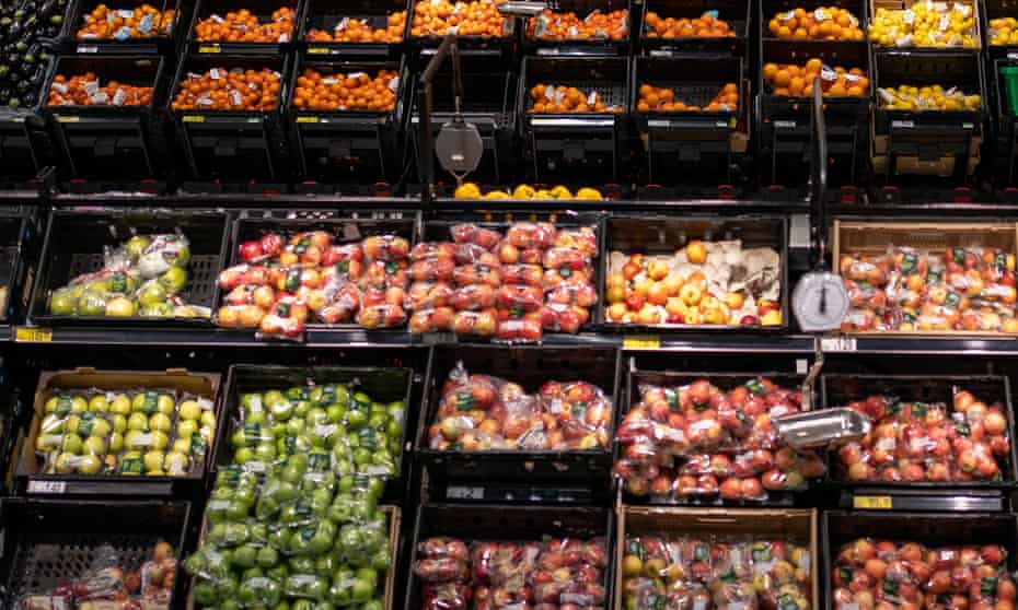 Φρούτα και λαχανικά σε ένα σούπερ μάρκετ