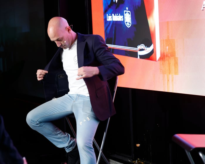 Luis Rubiales has eggs thrown at him at a book launch in Madrid – video