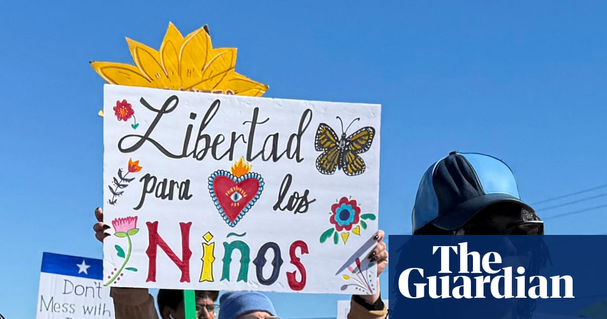 Feds Playing Games: Senator Wyden Exposes Shady HHS Plan to Kick Out 500 Migrant Kids