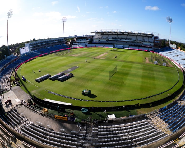 Bess frustrates old teammates to jolt Somerset’s title ambitions: County Championship cricket, day three – as it happened