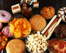 big tobacco and big food Back in the 1980s 1990s, cigarette giants like Philip Morris and R.J. Reynolds didn't stop at tobacco, they bought major companies, including Kraft, General Foods, and Nabisco. Using the same big food big tobacco CHEWING