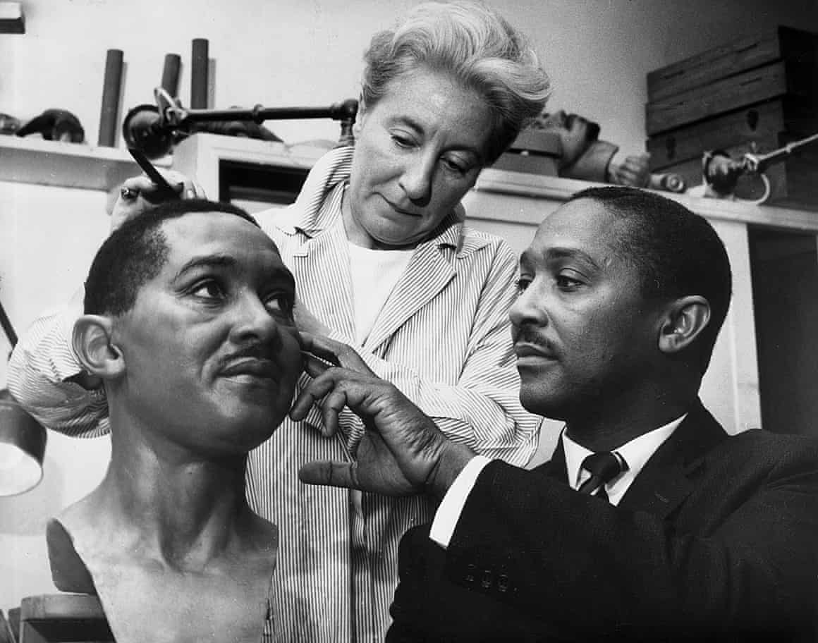 Frank Worrell inspecting his waxwork likeness