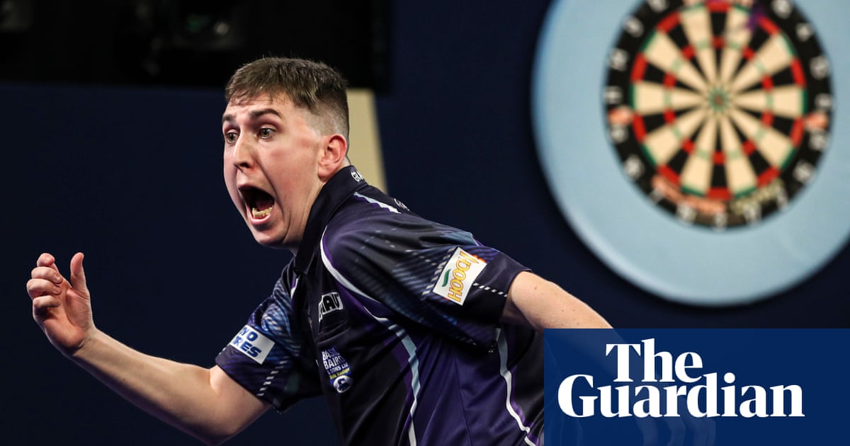 ‘It’s unbelievable’: Borland conjures up nine-dart finish to sink Brooks in thriller