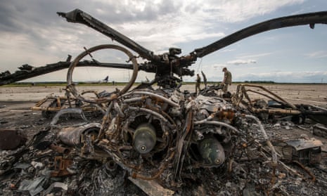 A destroyed Russian helicopter near Kyiv
