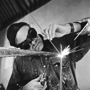 Lynn Chadwick for Tatler, 1961 ‘The progression of camera technology over the decades has seen a transition from the early beginnings of daguerreotypes and calotypes, to various wet and dry plates, to roll film, 35mm and polaroid, to digital, with the mirrorless camera as the most recent addition to shooting with light’