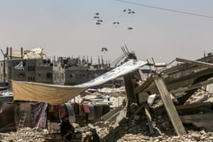 Planes drop humanitarian aid over Khan Younis in Gaza