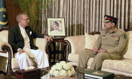 Gen Asim Munir (right) meets the Pakistan president, Arif Alvi, in Islamabad on Thursday