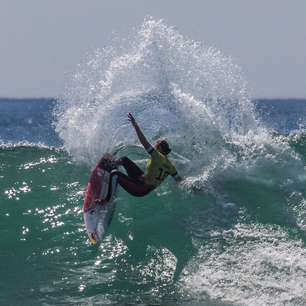 Steph Gilmore Falls Short In Record Surf Title Bid As Shark Halts Men S Wsl Final Surfing The Guardian Steph Gilmore Falls Short In Record Surf Title Bid As Shark Halts Men S Wsl Final Surfing The Guardian