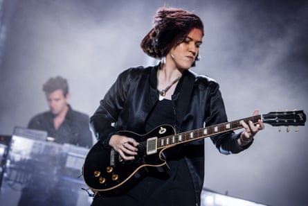 Performing with the xx in 2017 in Rome.
