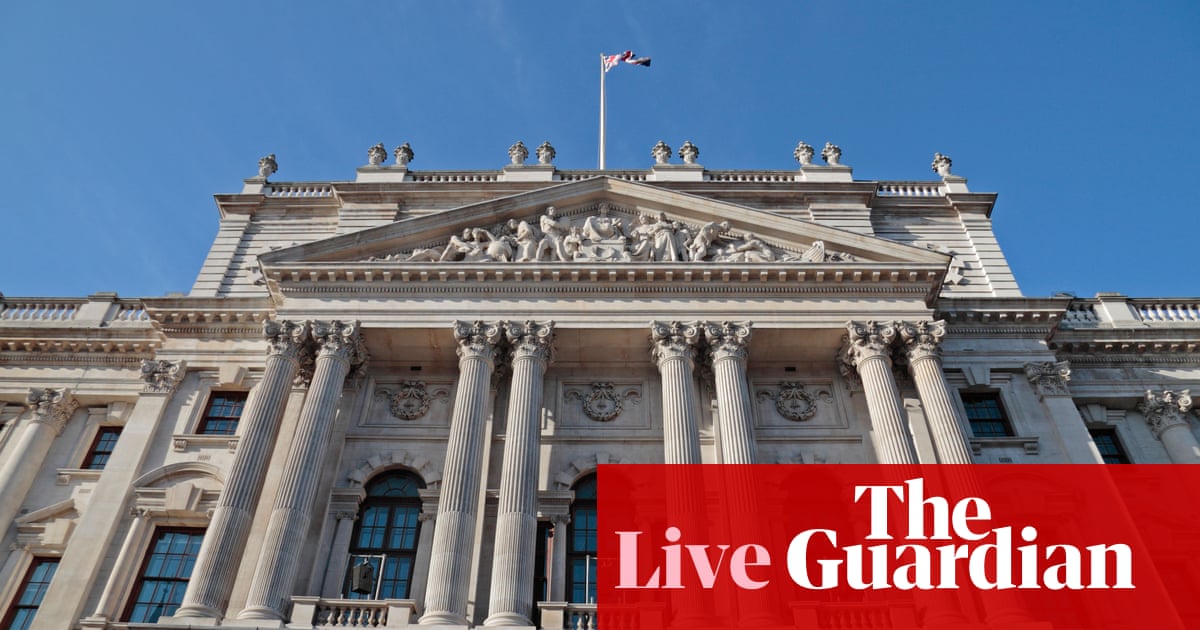 Economists Urge UK Chancellor to Boost Investment