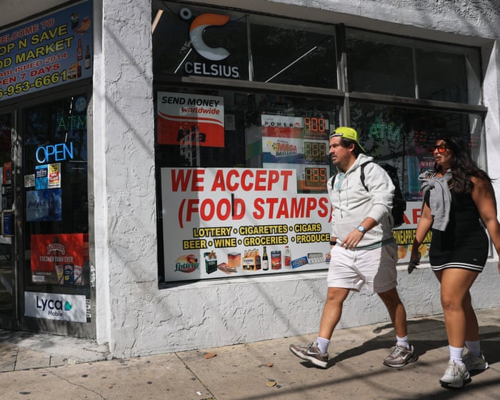 US judge orders Trump administration to fully fund Snap benefits in November