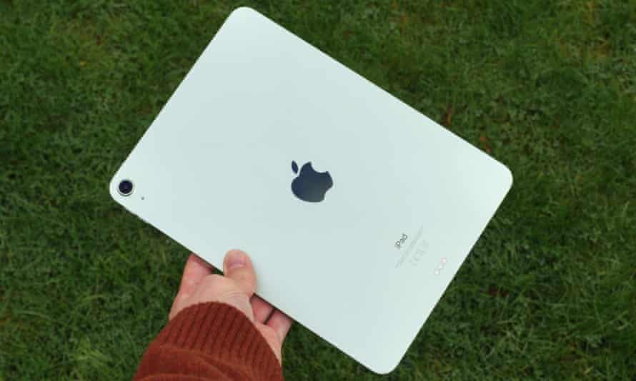 Apple Ipad Air 2020 Review A Cheaper Ipad Pro For The Rest Of Us Apple The Guardian