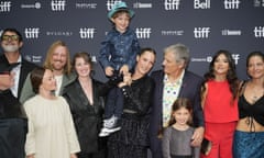 Vicky Krieps and Viggo Mortensen on the red carpet with other actors