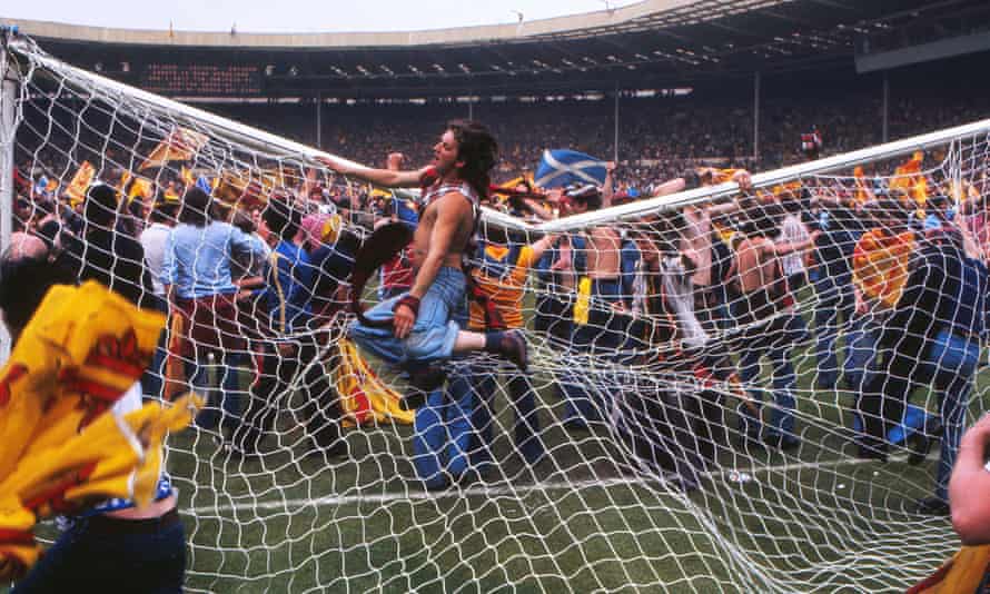‘We had personality’: when Scotland won at Wembley in 1999 but still lost | Scotland 2 Scotland fans invade the Wembley pitch after the 1977 victory.