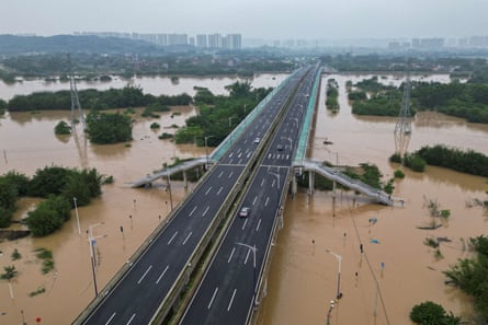 Roads submerged in flood waters after heavy rainfall in Qingyuan.