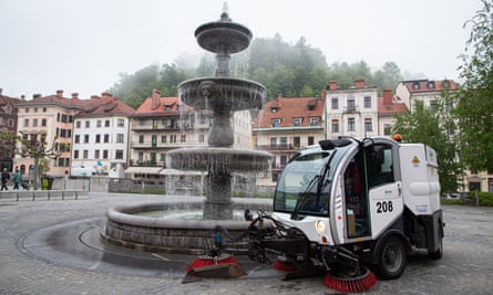 A street sweeper cleans the city streets using rainwater collected from the rooftops of Voka Snaga’s company facilities and biodegradable detergent.