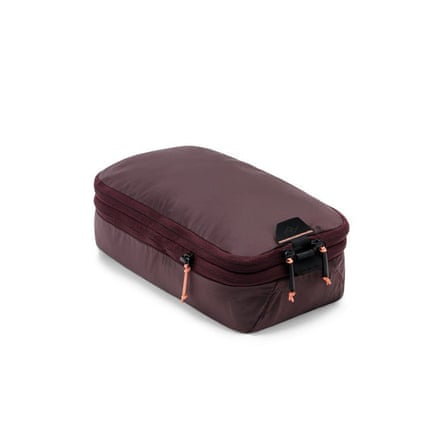 A product photo of peak design packing cube
