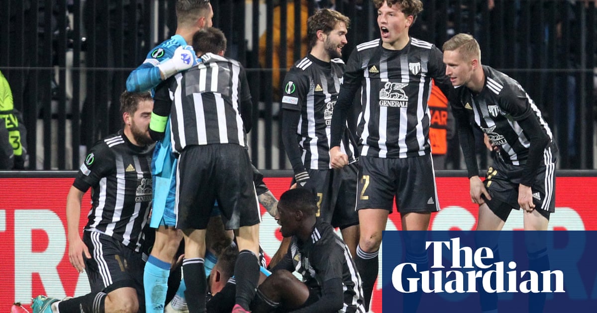 Mura stun Tottenham with late Europa Conference winner after Sessegnon red