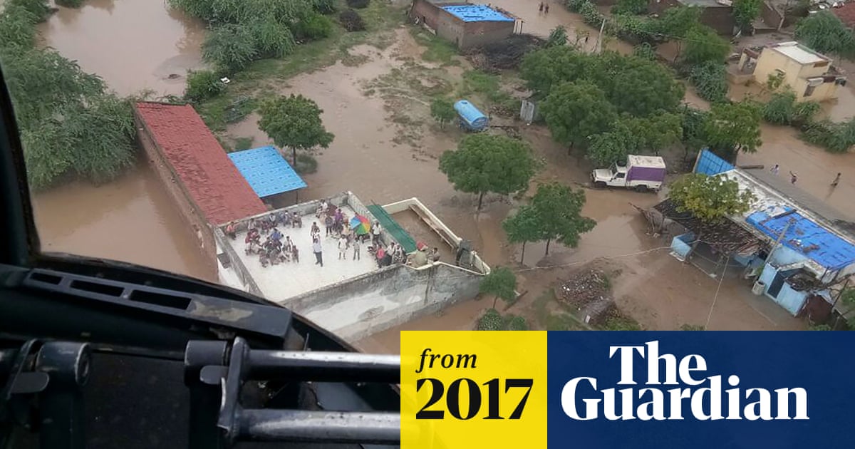 India floods: 213 killed in Gujarat as receding waters reveal more victims